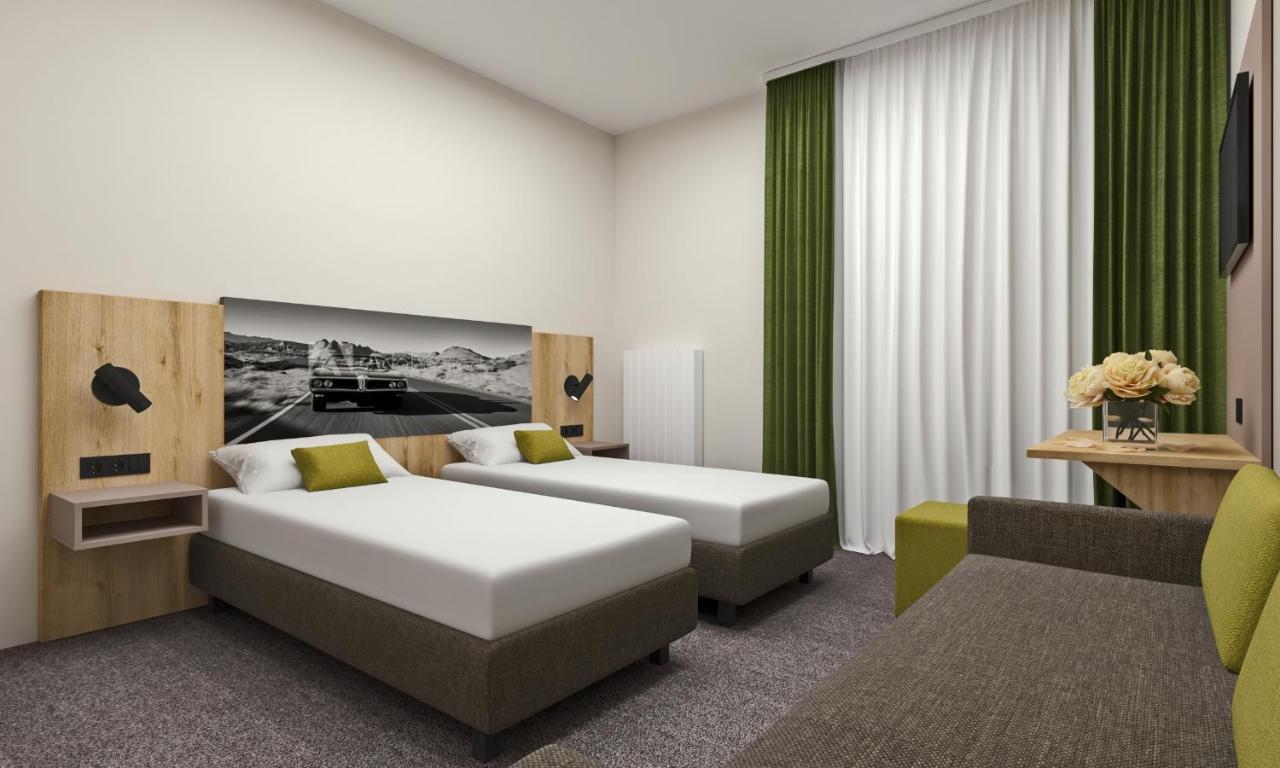 Highway Hotel 3*
