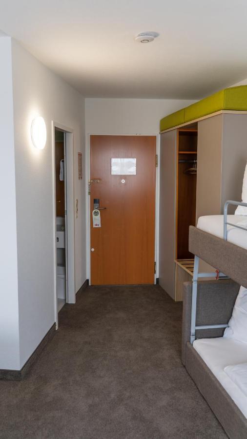 Highway Hotel
