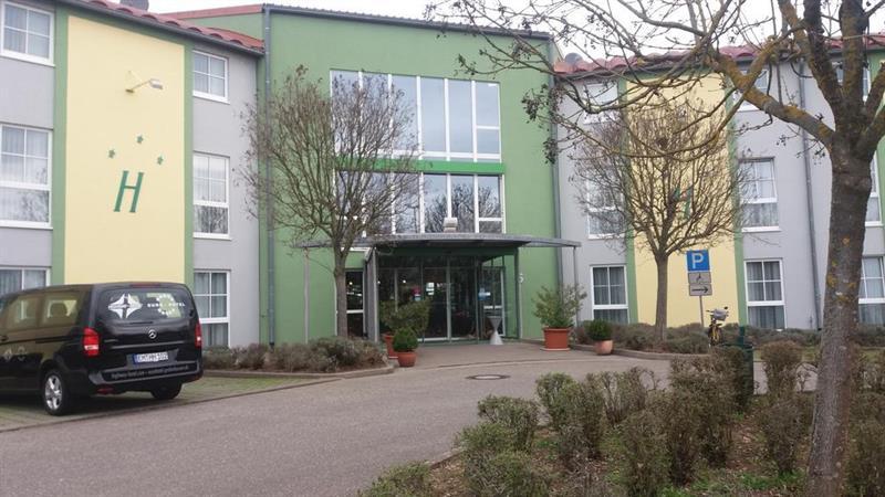 Hotel Highway